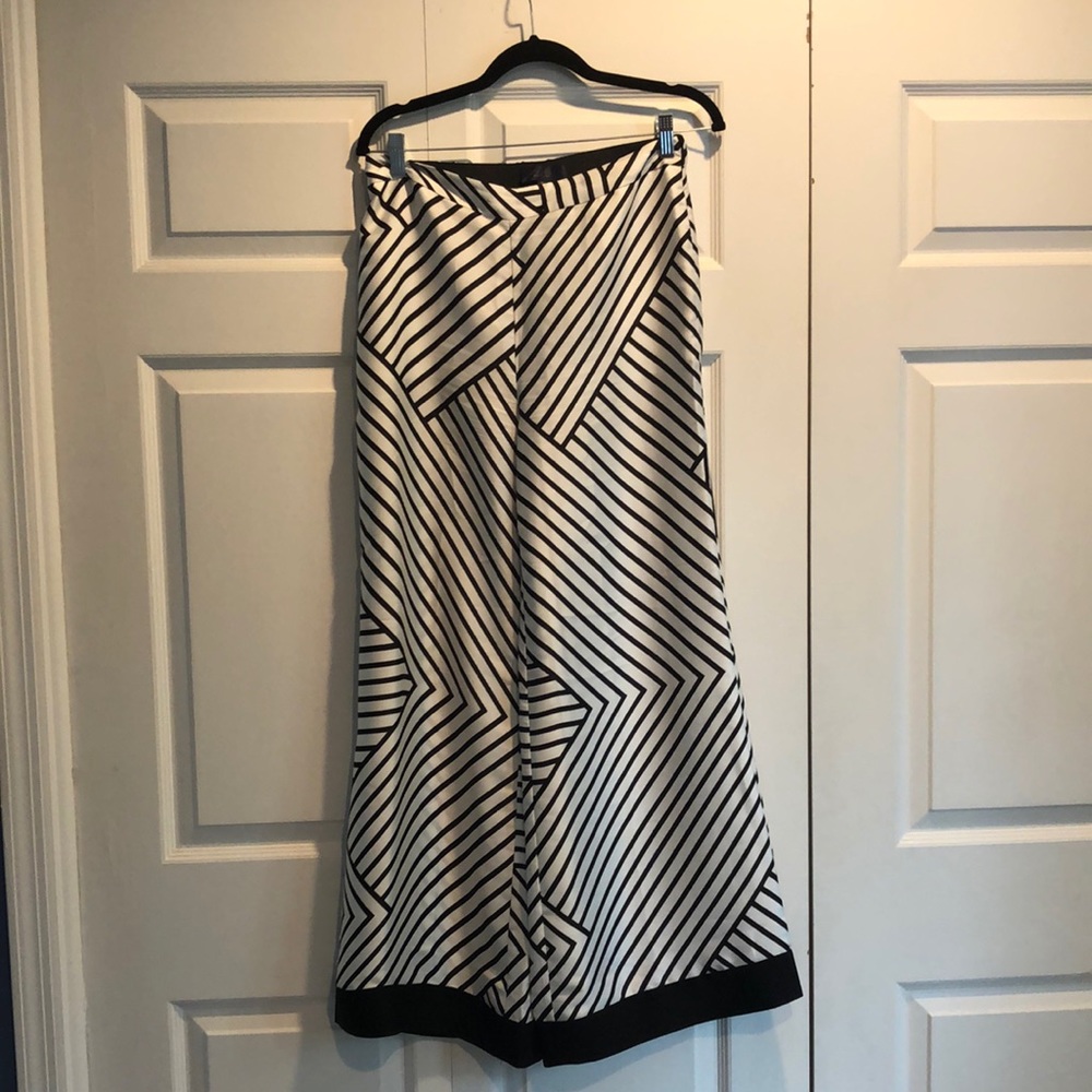 Wide leg printed pant